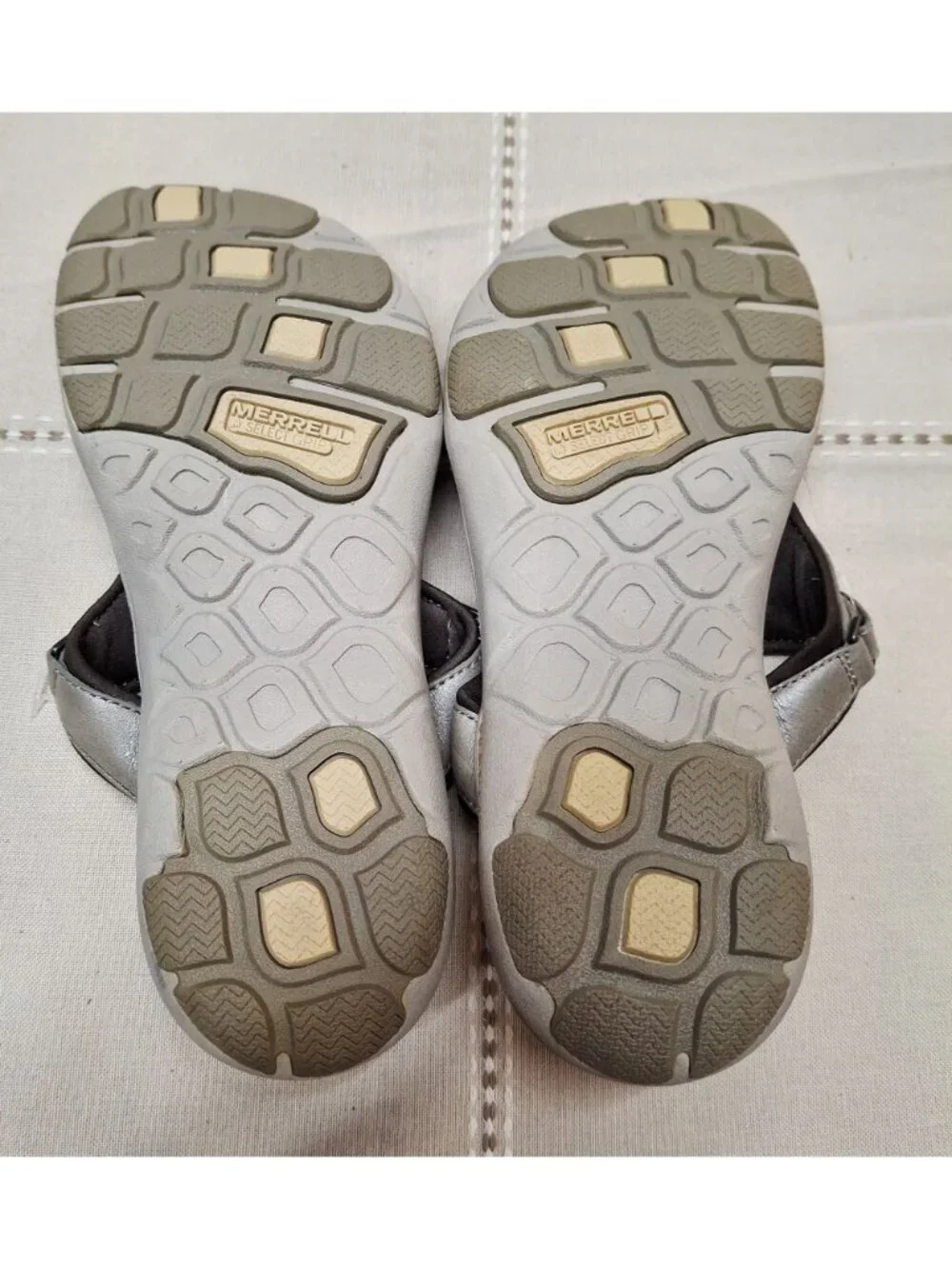 Merrell Womens Aluminum Sandals US 7 Select Grip Sole Adjustable Straps Durable